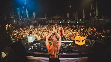 Female Power am DJ-Pult